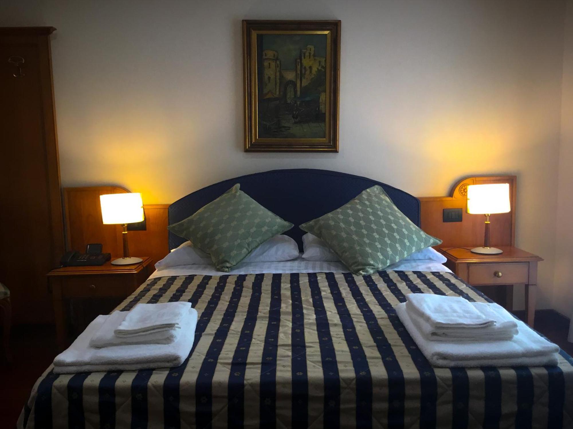 Erania Hotel Сала Консилина Екстериор снимка